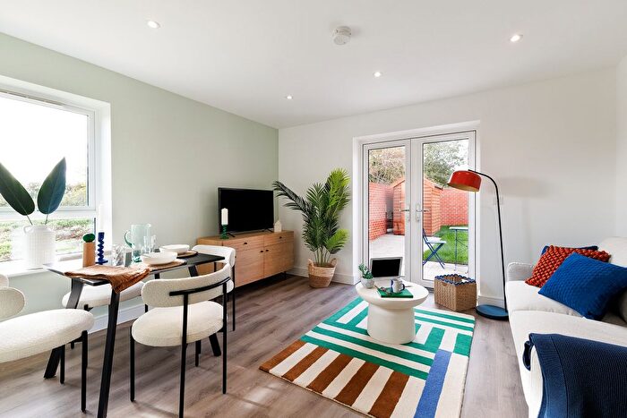 2 Bedroom End Of Terrace House For Sale In Iris Gardens, Houghton Regis, LU5