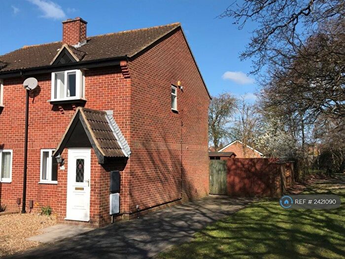 2 Bedroom Semi-Detached House To Rent In The Pastures, Fareham, PO14