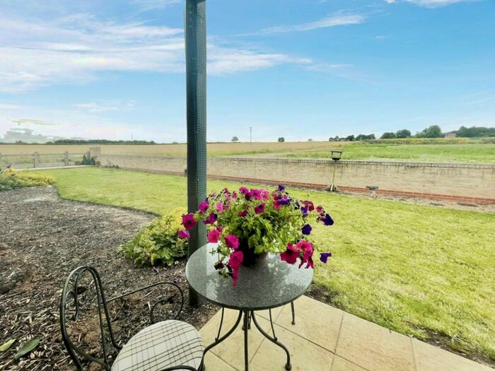 2 Bedroom Retirement Property For Sale In Springfield Close, Stratford-upon-Avon, CV37