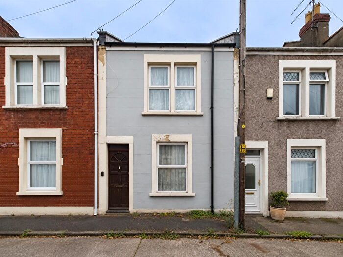 3 Bedroom Terraced House For Sale In Merioneth Street, Victoria Park, Bristol, BS3