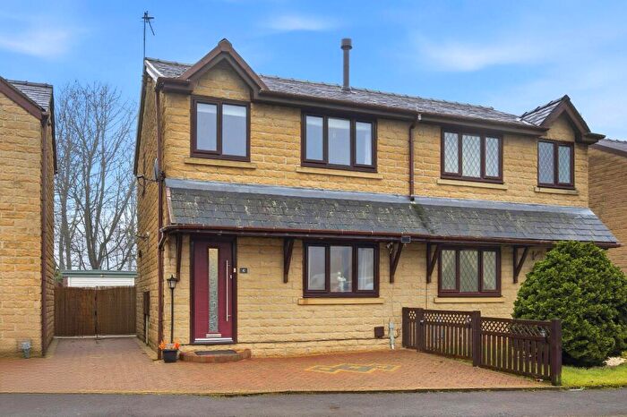 3 Bedroom Semi-Detached House To Rent In Highfield Park, Haslingden, BB4