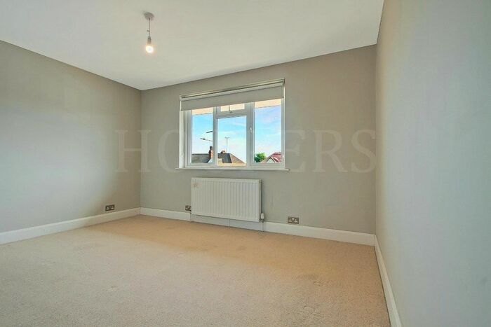 2 Bedroom Flat To Rent In Coles Green Road, London, NW2