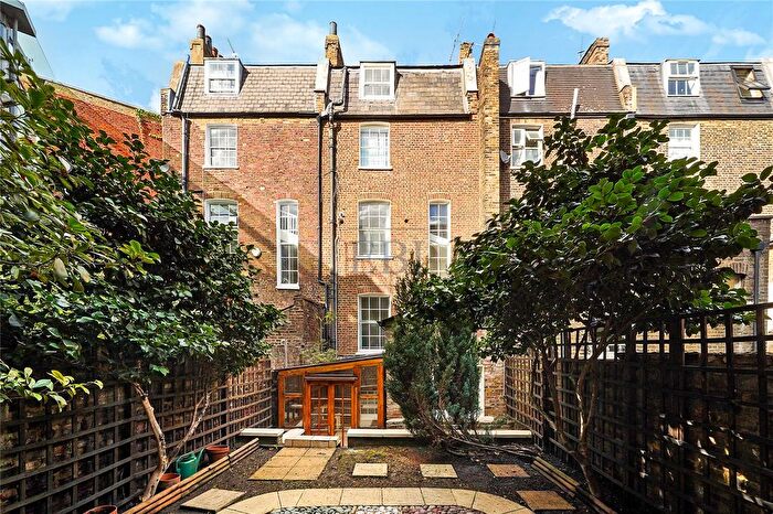 4 Bedroom Terraced House For Sale In Commercial Road, London, E14