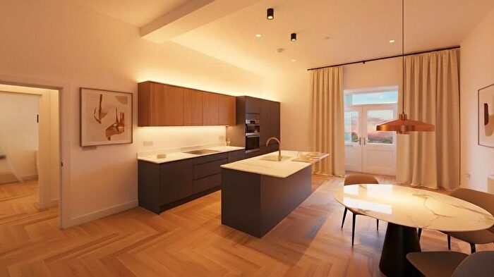 2 Bedroom Flat For Sale In Runnacleave Road, Ilfracombe, Devon, EX34