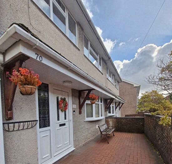 3 Bedroom Semi-Detached House For Sale In Francis Street, Tonyrefail, Porth, CF39