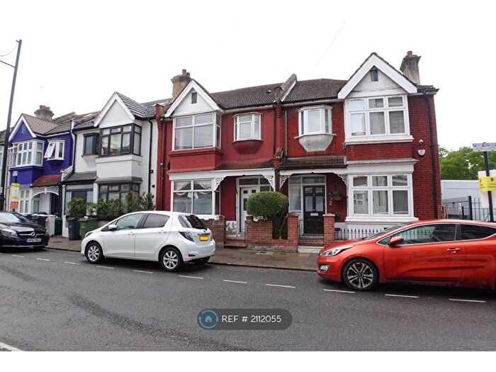 4 Bedroom Terraced House To Rent In Porden Road, London, SW2