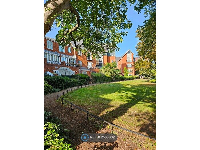 2 Bedroom Flat To Rent In Sovereigns Quay, Bedford, MK40