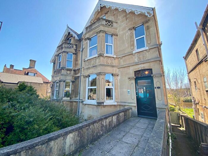 3 Bedroom Apartment To Rent In Newbridge Road, Bath, BA1