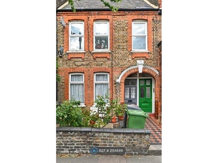 2 Bedroom Maisonette To Rent In Hibbert Road, London, E17