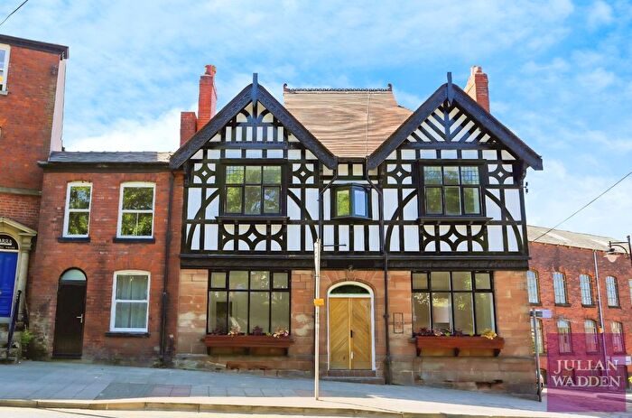 2 Bedroom Flat To Rent In The Thatched House, Churchgate, Stockport, SK1