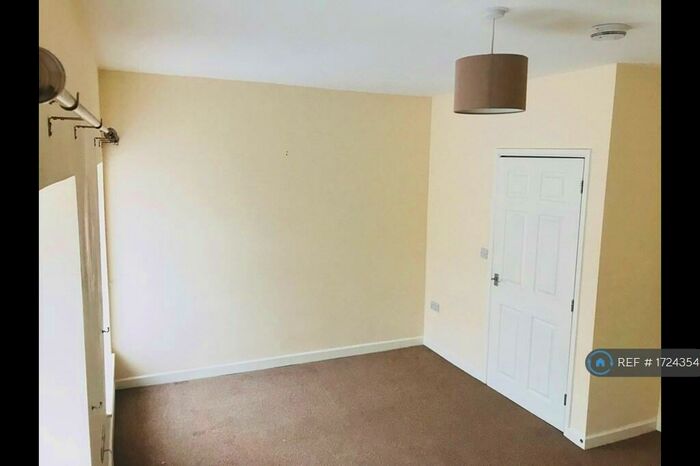 1 Bedroom Flat To Rent In Burrows Road, Neath, SA10