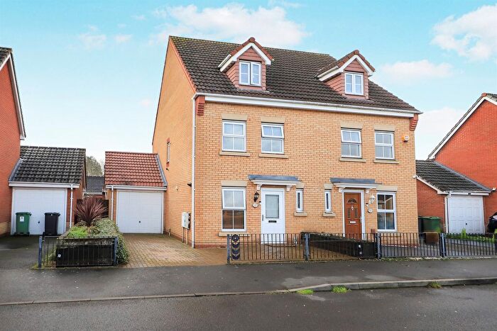 3 Bedroom Semi Detached House For Sale In Marbury Drive, Bilston, WV14