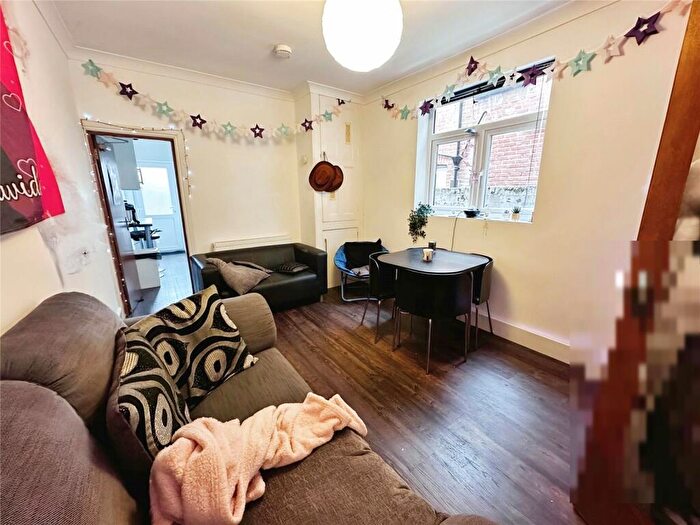 5 Bedroom House To Rent In Tennyson Road, Southampton, Hampshire, SO17