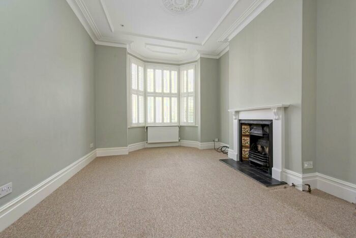 3 Bedroom Terraced House To Rent In Taybridge Road, SW11
