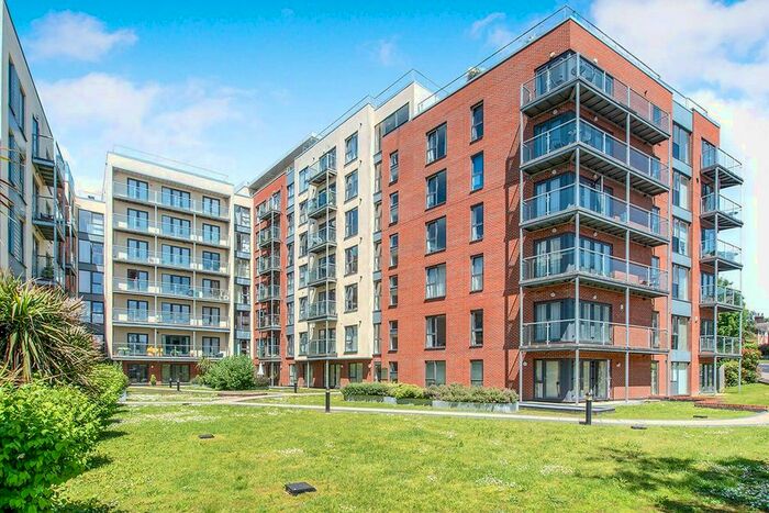 1 Bedroom Flat To Rent In Midland Road, Hemel Hempstead, Hertfordshire, HP2