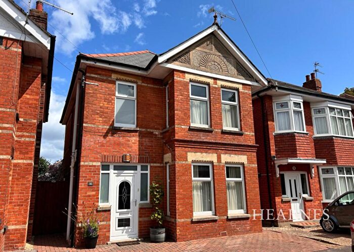 3 Bedroom Detached House For Sale In Moorfield Grove, Bournemouth, BH9