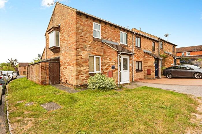 3 Bedroom End Of Terrace House For Sale In Ravenglass Close, Lower Earley, Reading, RG6