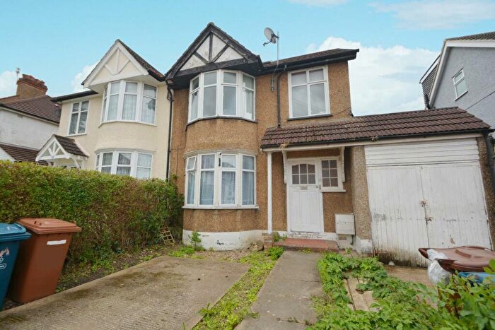 2 Bedroom Duplex For Sale In Westwood Avenue, Harrow, HA2