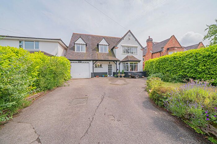 4 Bedroom Detached House For Sale In Whitefields Road, Solihull, B91