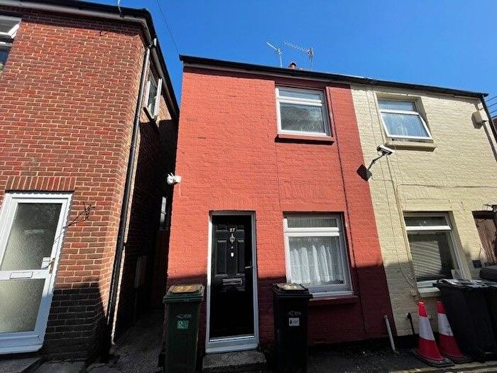 2 Bedroom Semi-Detached House To Rent In Bedworth Place, Ryde, PO33