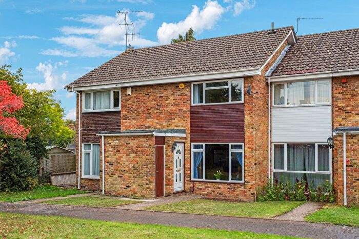 3 Bedroom Terraced House For Sale In Beauchamp Gardens, Mill End, WD3