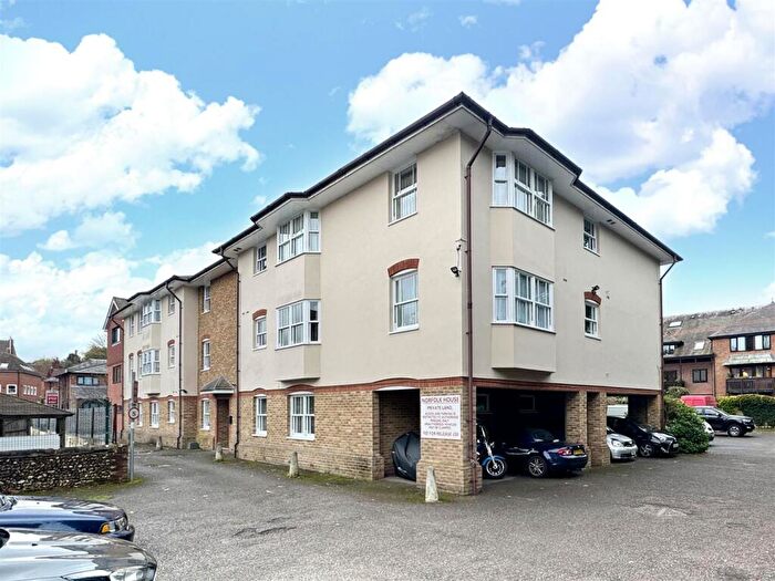 1 Bedroom Apartment To Rent In South Street, Dorking, RH4
