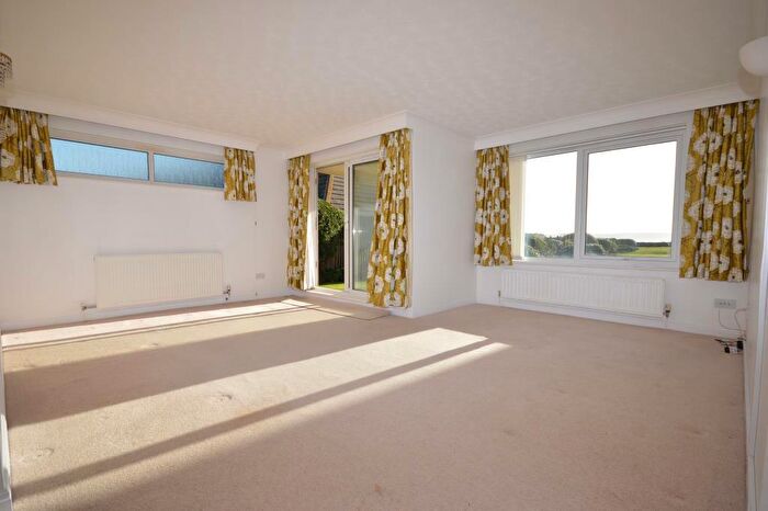 3 Bedroom Flat To Rent In Park Court, Park Lane, Milford On Sea, Lymington, Hampshire, SO41
