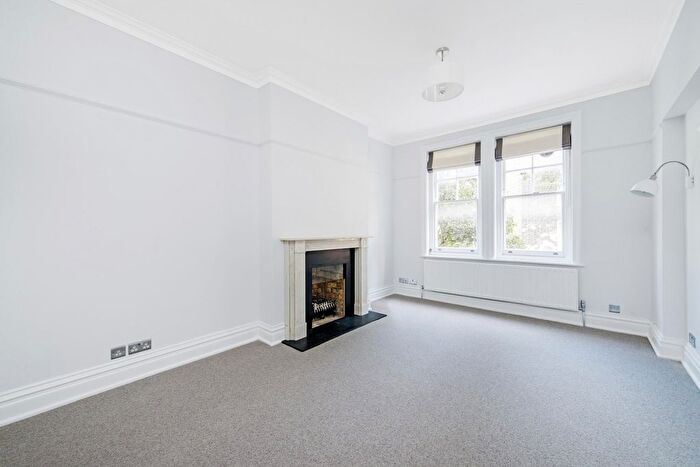 2 Bedroom Flat To Rent In Park Walk, London, SW10