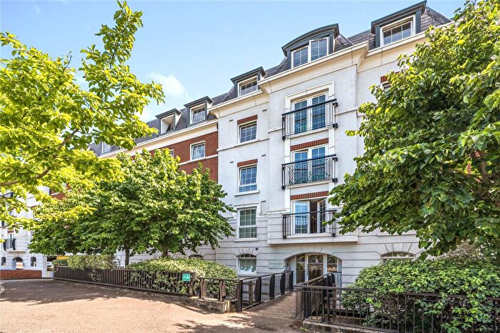 1 Bedroom Apartment For Sale In Station Approach, Epsom, Surrey, KT19