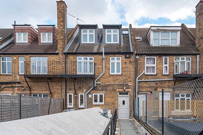 1 Bedroom Flat To Rent In Astoria Walk, Brixton, London, SW9