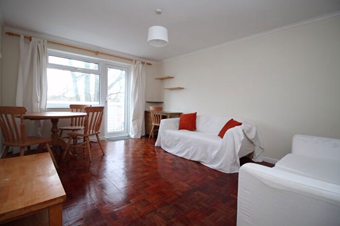 2 Bedroom Flat To Rent In Winn Road, Southampton, SO17