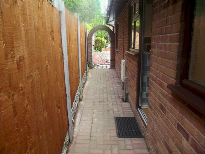 2 Bedroom Bungalow To Rent In Esless Park, Rhostyllen, LL14