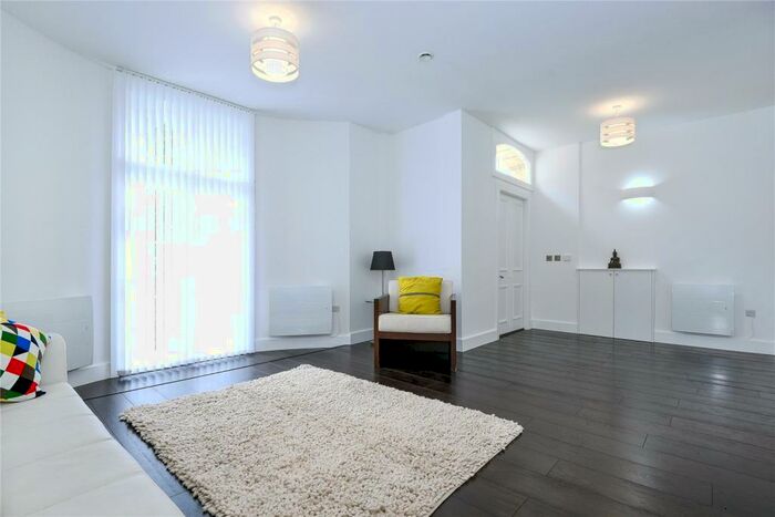 2 Bedroom Apartment To Rent In Kings Road, Reading, Berkshire, RG1