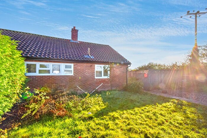 2 Bedroom Semi Detached House For Sale In Cubitts Close, Bintree, Norfolk, NR20