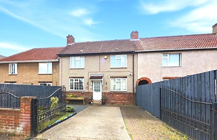 3 Bedroom Terraced House For Sale In Welfare Road, Woodlands, Doncaster, DN6