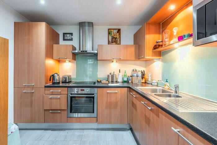 1 Bedroom Flat To Rent In Albert Embankment, Waterloo, London, SE1