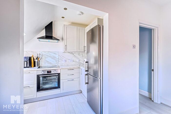 3 Bedroom Flat For Sale In Crabton Close Road, Bournemouth, BH5