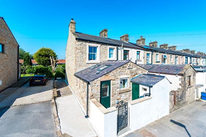 3 Bedroom End Of Terrace House For Sale In Holyoake Street, Burnley, BB12