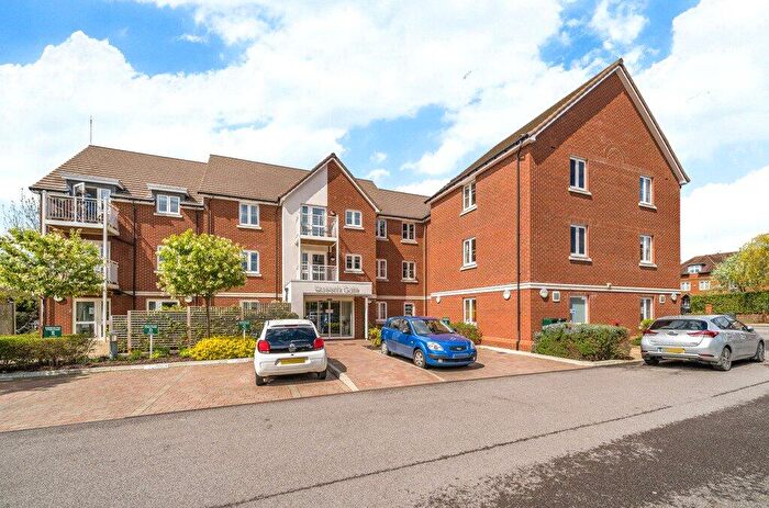 2 Bedroom Apartment For Sale In Wellington Road, Wokingham, Berkshire, RG40