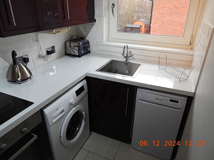 1 Bedroom Flat To Rent In Tibbermore Road, Glasgow, G11