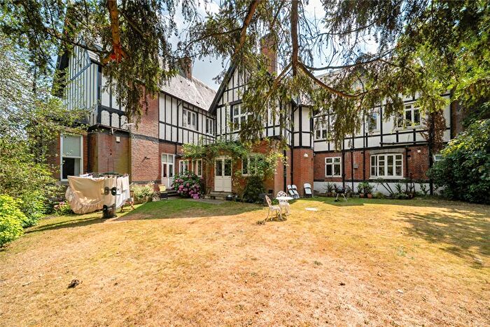 2 Bedroom Flat For Sale In Bickley Park Road, Bromley, BR1