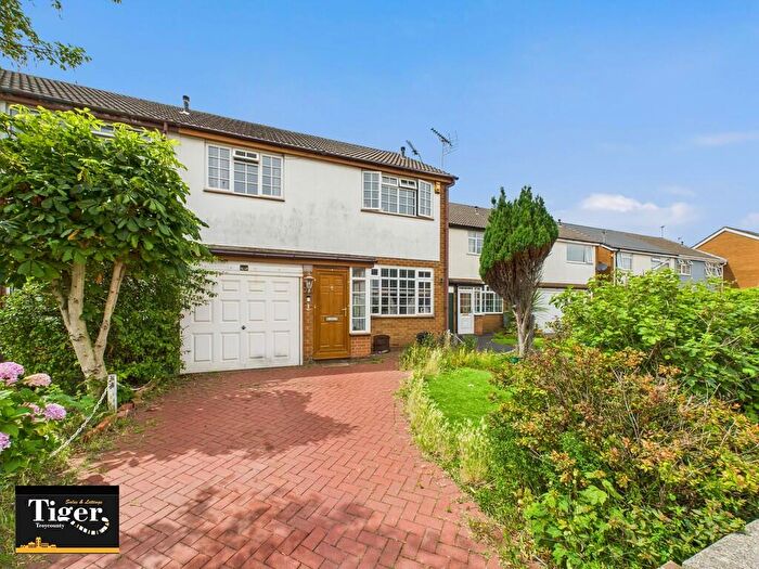 3 Bedroom Semi-Detached House To Rent In St. James Road, Blackpool, FY4