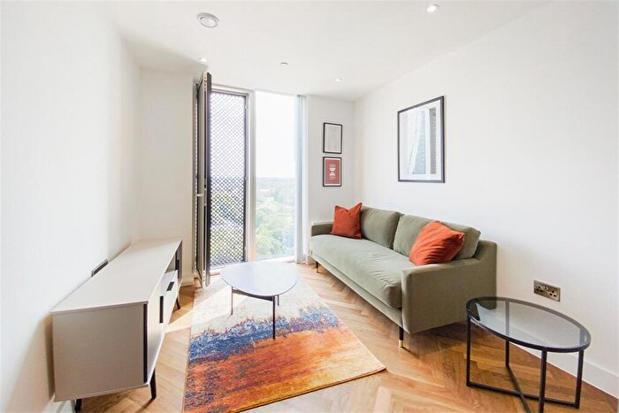 1 Bedroom Apartment To Rent In East Tower, Owen Street, M15