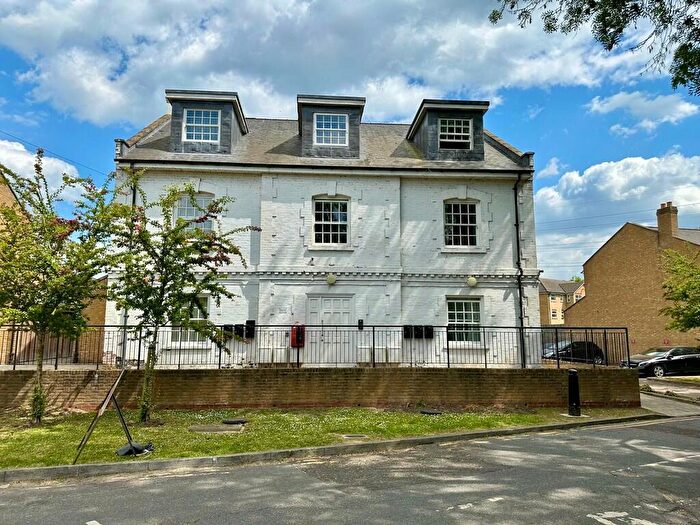 2 Bedroom Apartment For Sale In Regent Court, Swan & Pike Road, EN3