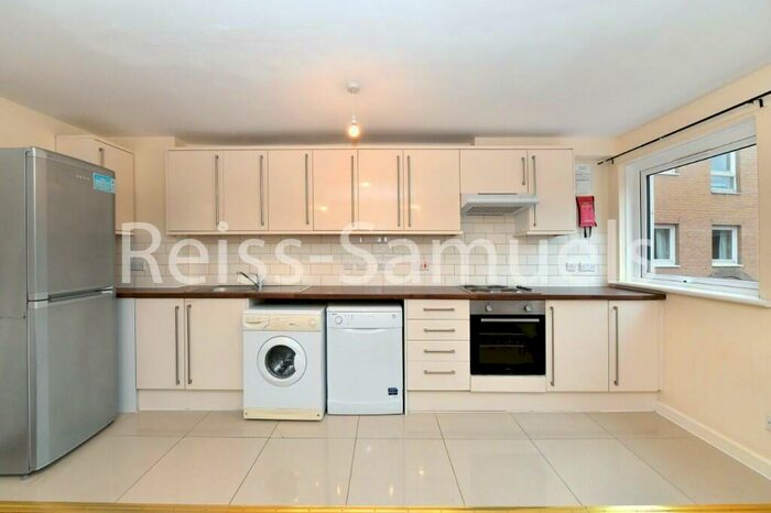 5 Bedroom Town House To Rent In Cyclops Mews, London, E14