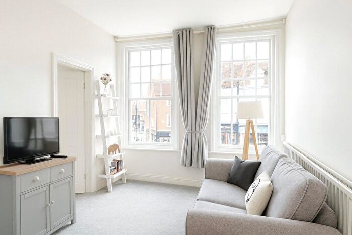 1 Bedroom Apartment For Sale In High Street, Horley, RH6