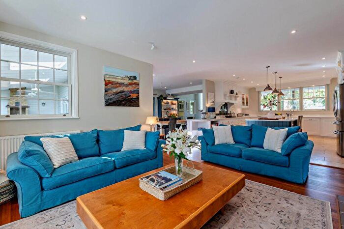 5 Bedroom Detached House For Sale In Teston Road, Offham, West Malling, Kent, ME19