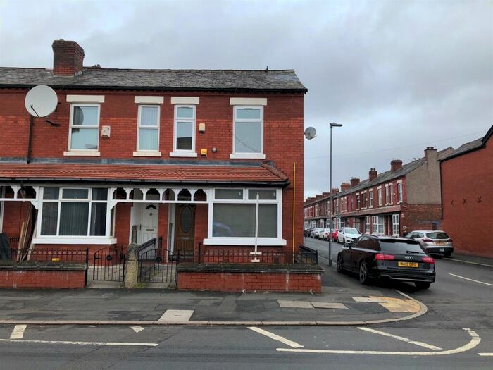 4 Bedroom End Of Terrace House To Rent In Great Western Street Manchester, M14