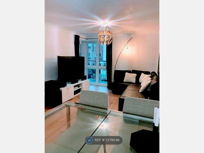 2 Bedroom Flat To Rent In Celandine Drive, London, E8