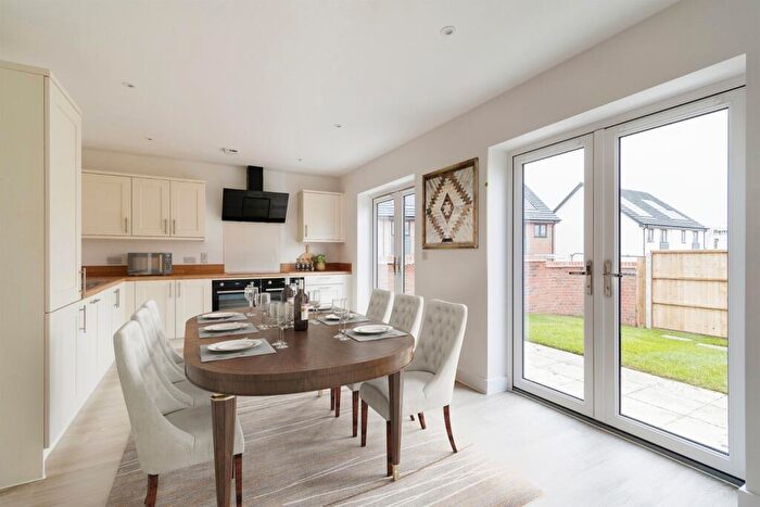 4 Bedroom Link Detached House For Sale In Chase Close, Wincanton, BA9